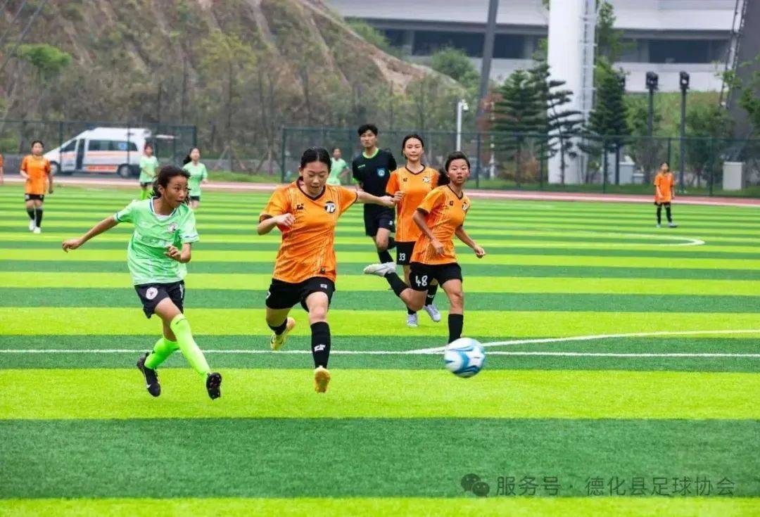 美国世俱杯-关于足球赛场氛围欢腾，球员斗志昂扬的信息
